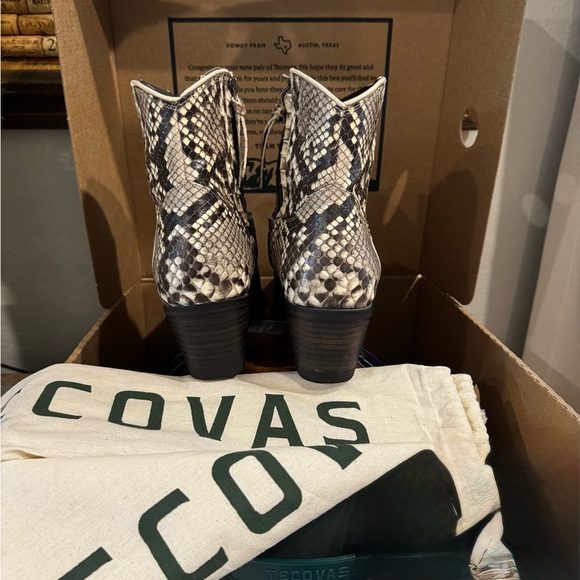 Tecovas Daisy Python - Picture 6 of 9